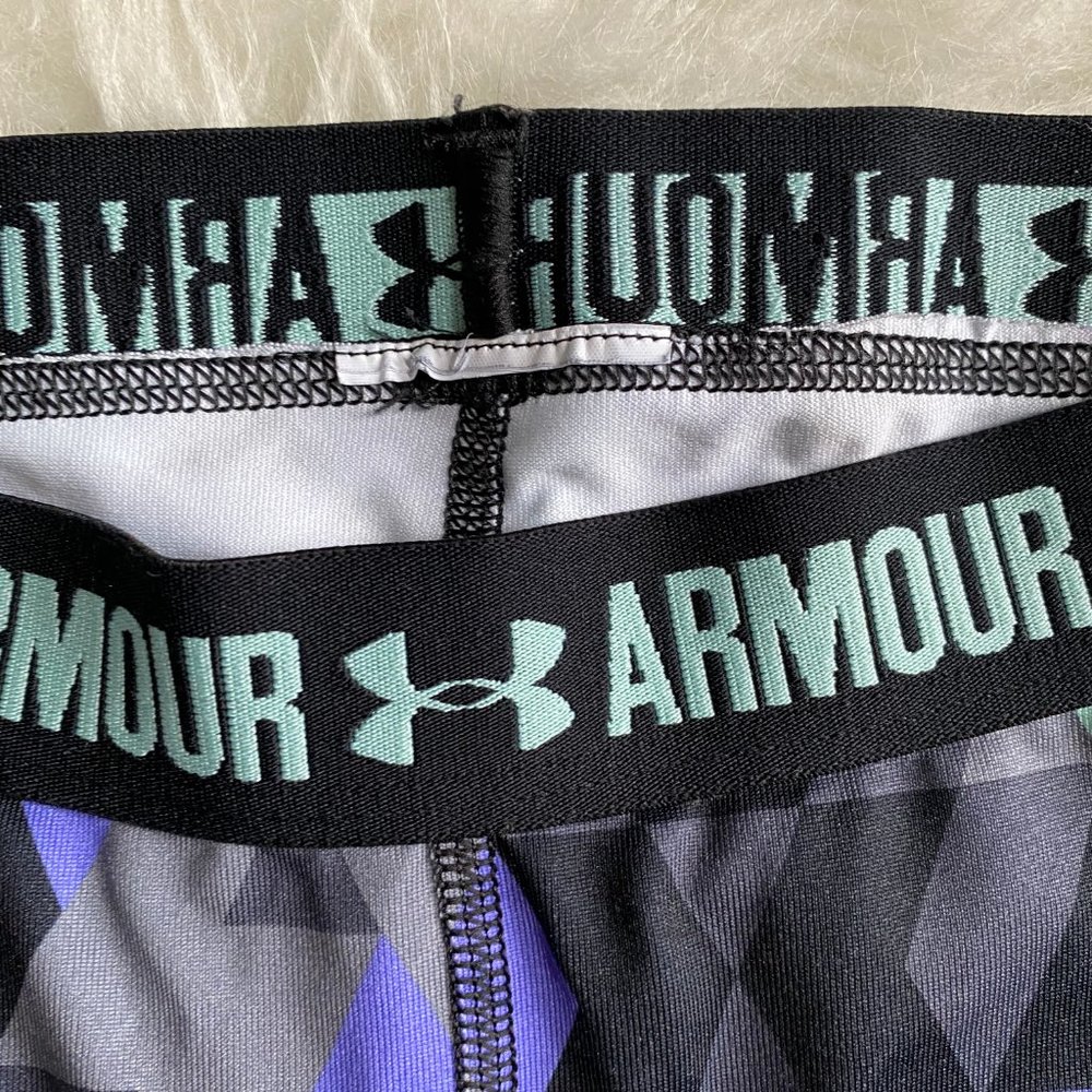UNDER ARMOUR Heat Gear Leggings, Geometric Print⭐️ - Picture 3 of 5